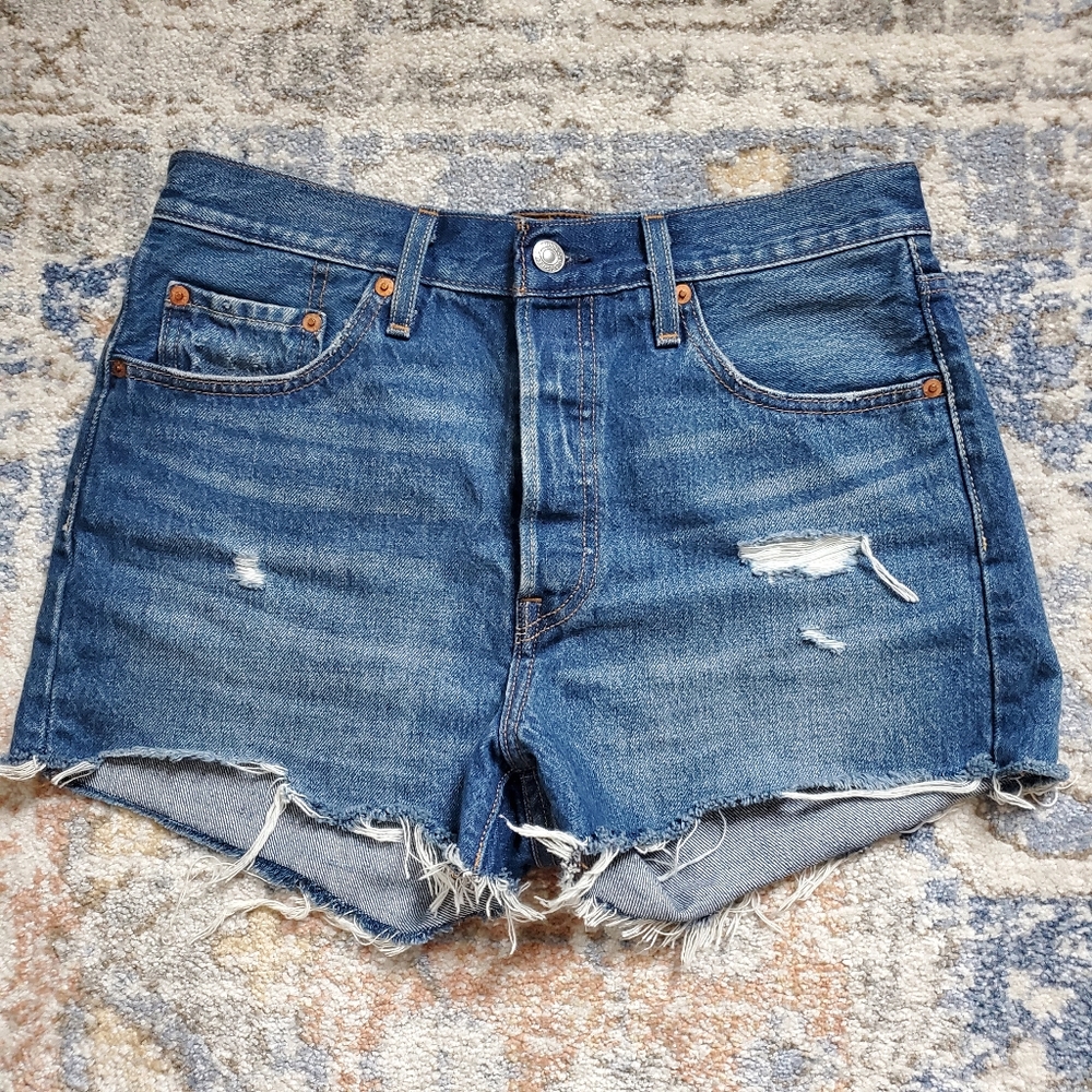 Levi  501 Cut Off Shorts